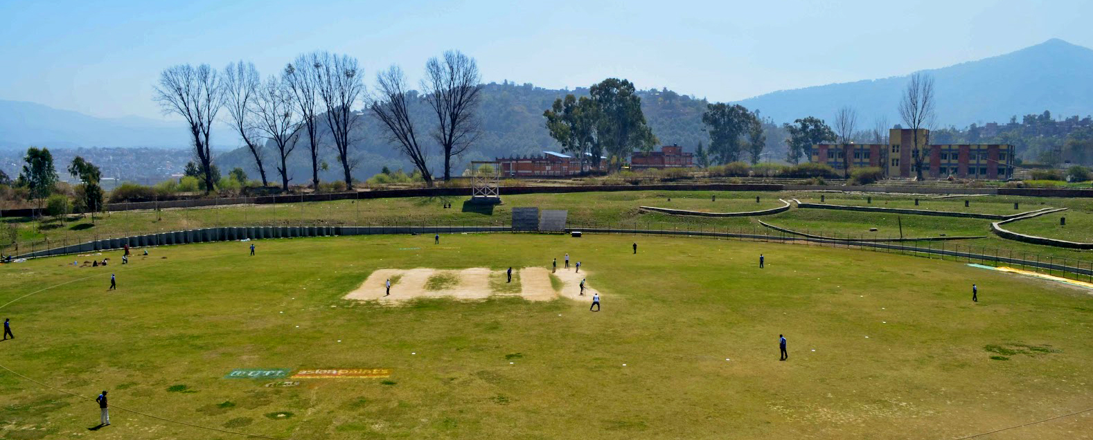 काठमाडौं किर्तीपुरको क्रिकेट खेल मैदान। अन्तराष्ट्रिय स्तरको खेल खेलाउने नेपालमा हाल यो मात्र मैदान रहेको छ। यो मैदान पनि सबै अन्तराष्ट्रिय क्रिकेट मैदानको मापदण्ड अनुसारको छैन।
